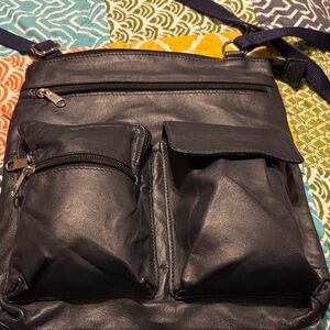 WomanBlack Crossbody Shoulder Bag - Classic Organizer